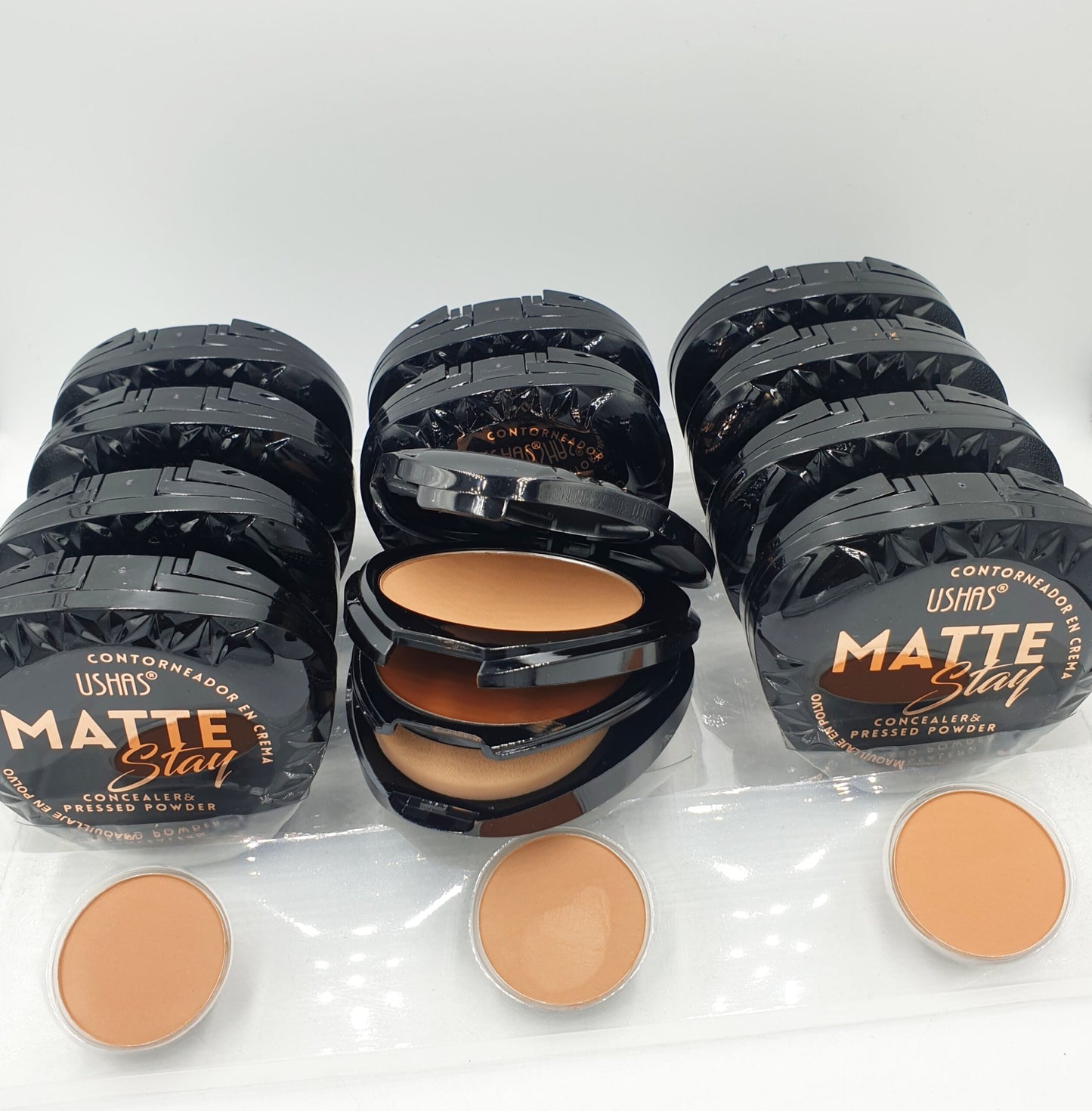 Concealer and compact powder - D Beauty Bar
